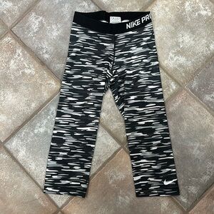 NIKE below knee leggings